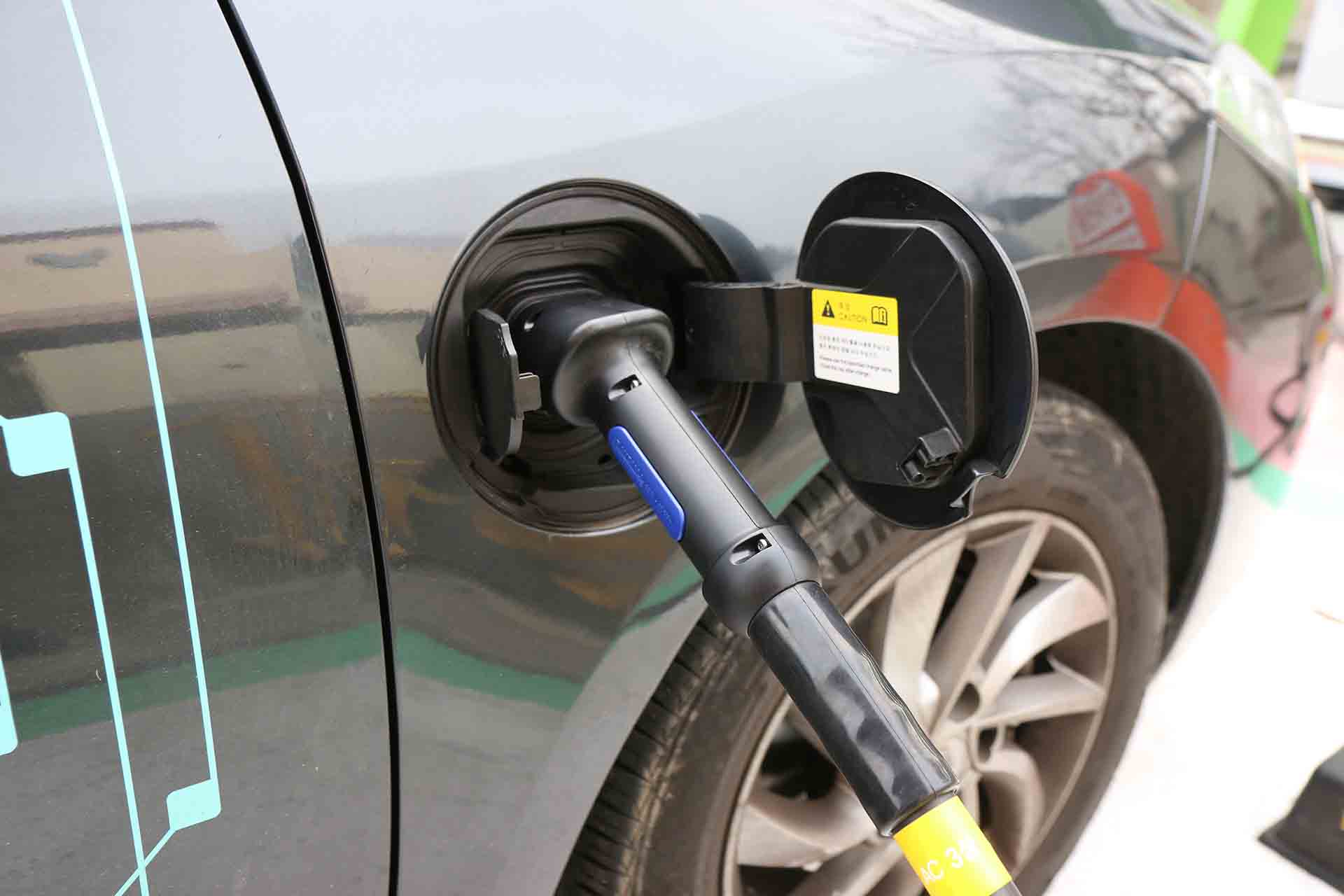 car-wheel-driving-vehicle-tire-rim-1057873-pxhere.com