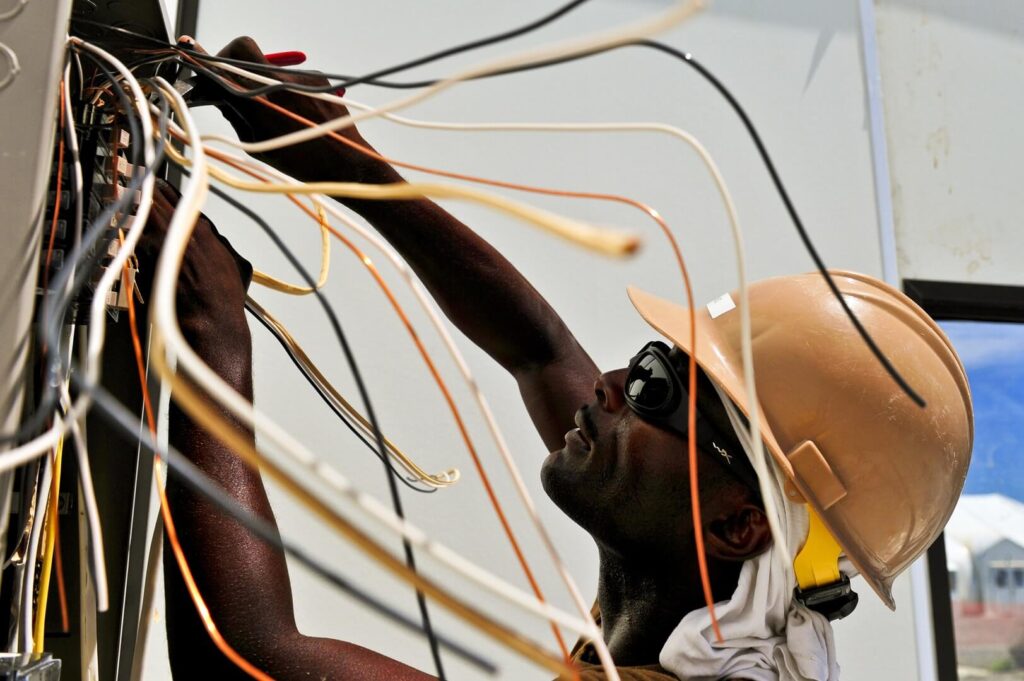 man-spring-electrical-industrial-professional-electricity-1328123-pxhere.com (1)