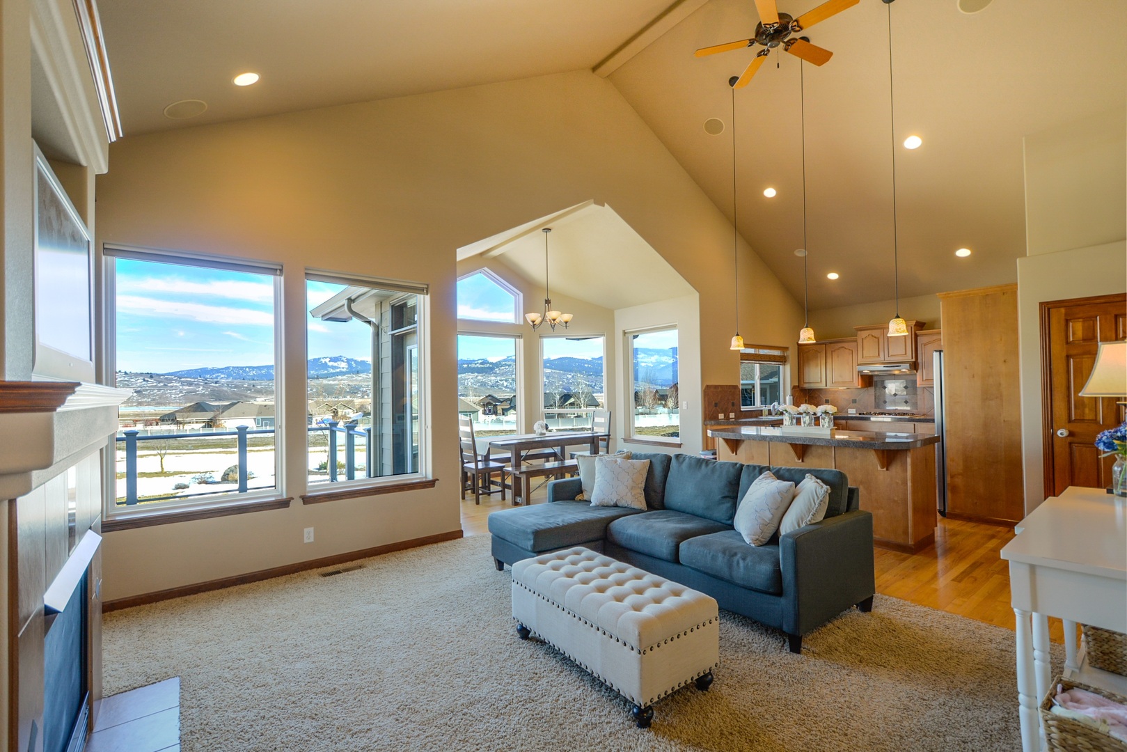 villa-house-chair-interior-view-home-1210556-pxhere.com